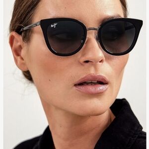 Maui Jim Cat Eye Black Sunglasses - Wood Rose